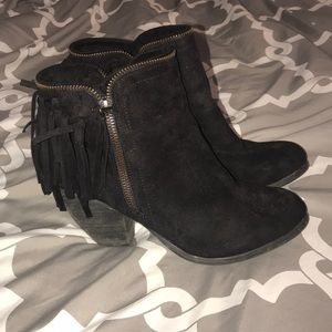 Black fringe boots